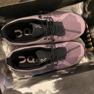 Brand New On Cloud Sneakers Size 8